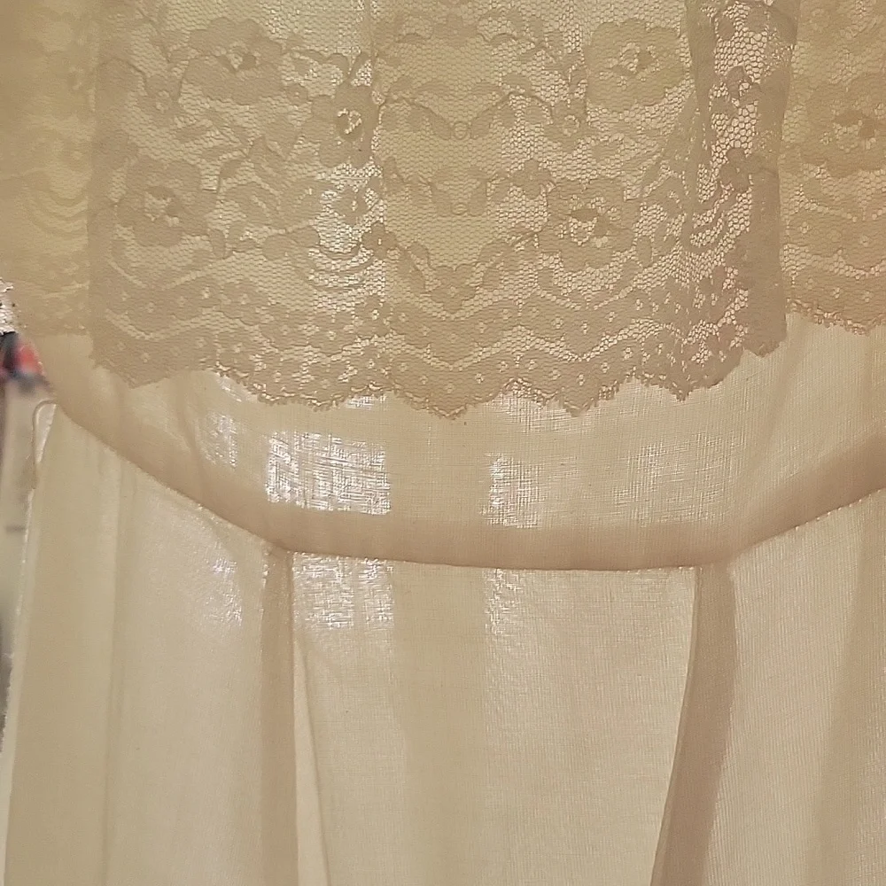 Stunning Roberta White Maxi - Picture 10 of 15